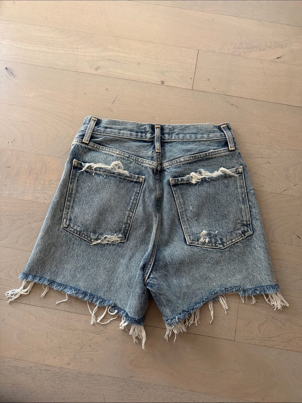 Agolde Distressed High-Rise Dee Jean Shorts - Picture 3 of 3